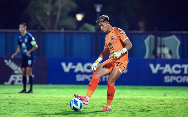Thủ môn Vireak Dara nối dài chuỗi 8 trận sạch lưới tại giải quốc nội, dù đang chịu sức ép của cuộc điều tra bán độ tại ASEAN Cup 2024