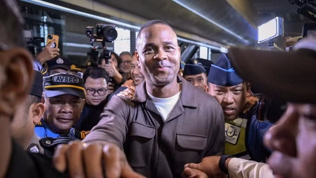 HLV Patrick Kluivert hứa giúp Indonesia giành vé World Cup 2026