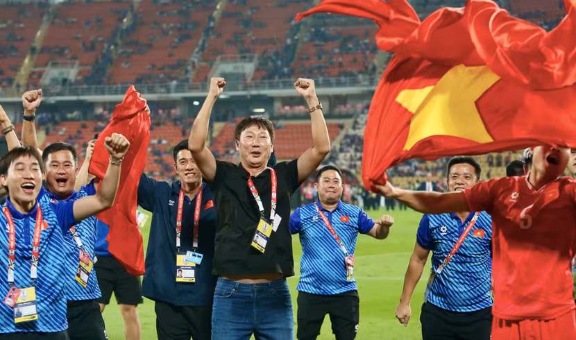 HLV Kim Sang-sik hạnh phúc cùng tuyển Việt Nam lên ngôi vô địch ASEAN Cup 2024