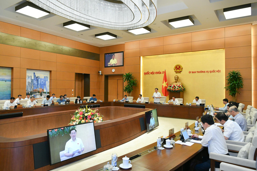 Một phiên họp của UBTVQH