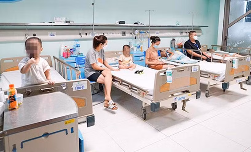 Lượng trẻ nhỏ nhập viện do nhiễm Adenovirus tăng cao ở Hà Nội Lượng trẻ nhỏ nhập viện do nhiễm Adenovirus tăng cao ở Hà Nội