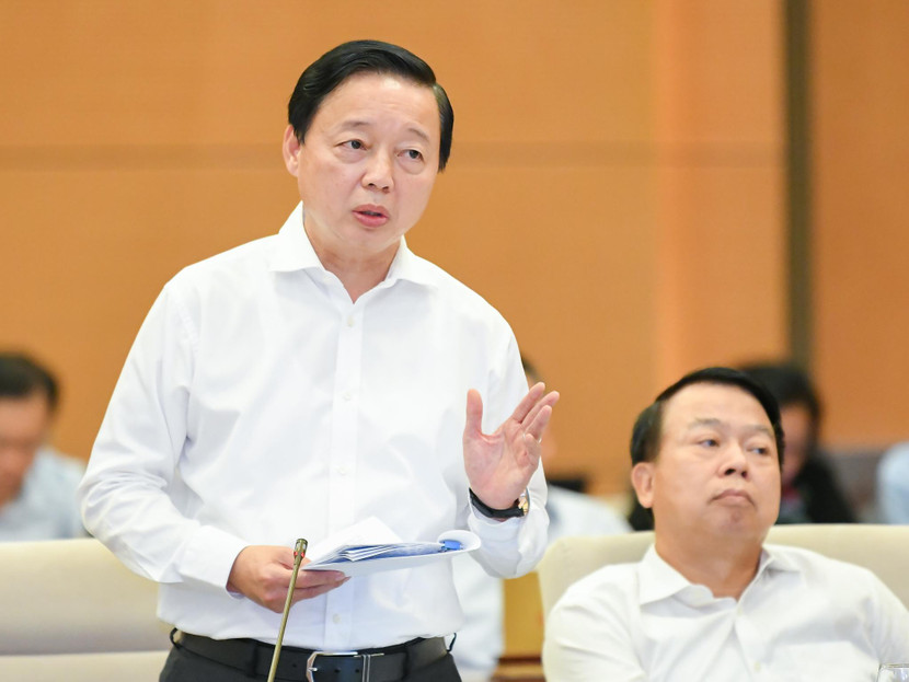 Bộ trưởng Bộ Tài nguyên và Môi trường Trần Hồng Hà giải trình thêm tại phiên họp