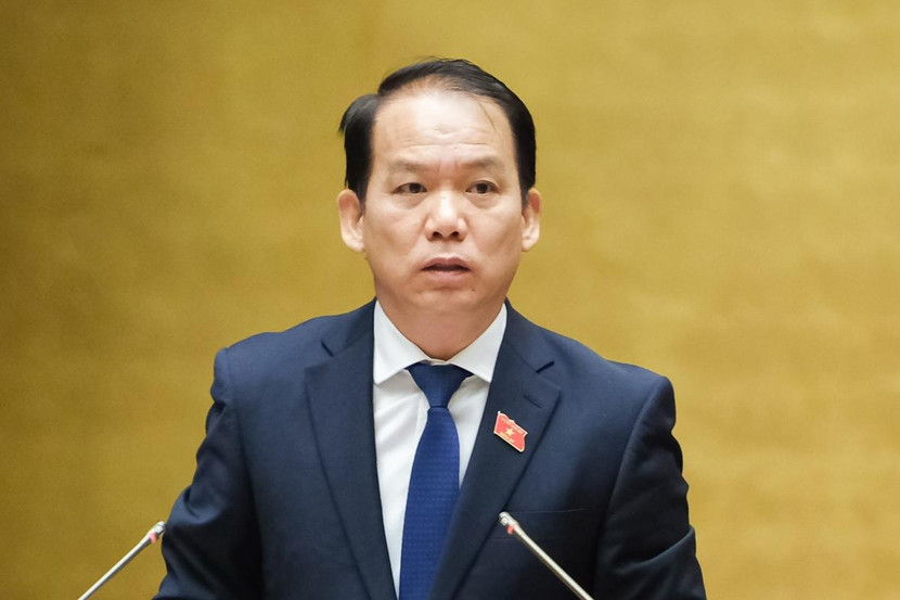 Chủ nhiệm Ủy ban Pháp luật của Quốc hội Hoàng Thanh Tùng báo cáo tại hội nghị