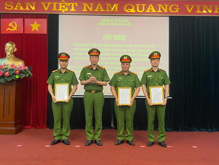 Các đơn vị đạt kết quả cao nhất được khen thưởng Các đơn vị đạt kết quả cao nhất được khen thưởng