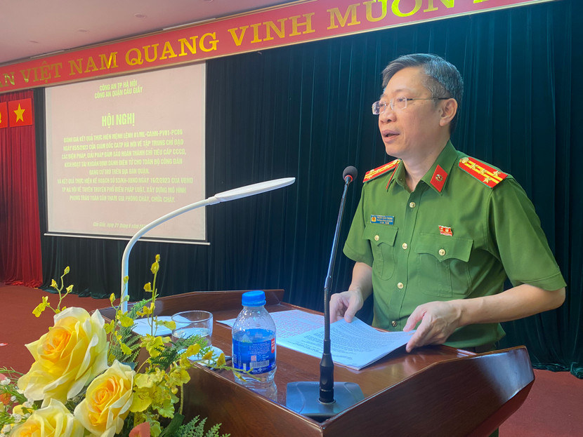 Đại tá Thành Kiên Trung - Trưởng Công an quận Cầu Giấy gửi lời cảm ơn tới toàn thể cán bộ chiến đã nỗ lực phấn đấu để "về đích" Đại tá Thành Kiên Trung - Trưởng Công an quận Cầu Giấy gửi lời cảm ơn tới toàn thể cán bộ chiến đã nỗ lực phấn đấu để "về đích"