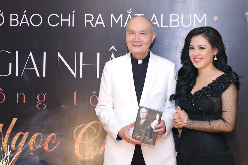 Nhạc sĩ Vũ Thành An với cô học trò ông rất yêu quý là ca sĩ Ngọc Châm