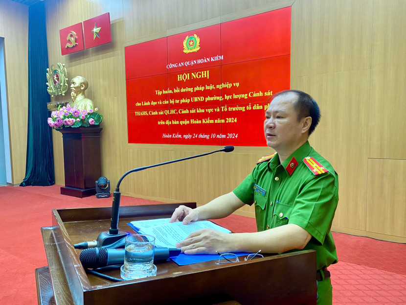 Thượng tá Nguyễn Anh Tuấn - Thi hành án viên Cao cấp, Cục Cảnh sát quản lý tạm giữ, tạm giam và thi hành án hình sự, Bộ Công an truyền đạt về lĩnh vực thi hành án hình sự tại cộng đồng Thượng tá Nguyễn Anh Tuấn - Thi hành án viên Cao cấp, Cục Cảnh sát quản lý tạm giữ, tạm giam và thi hành án hình sự, Bộ Công an truyền đạt về lĩnh vực thi hành án hình sự tại cộng đồng