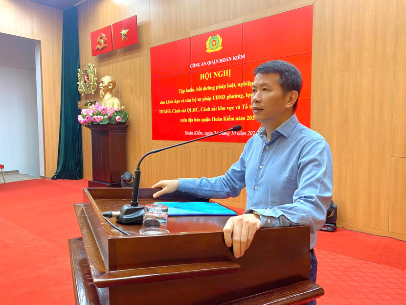 Ông Phạm Tuấn Long - Chủ tịch UBND quận Hoàn Kiếm khẳng định, hai lĩnh vực này góp phần không nhỏ trong việc đảm bảo an ninh chính trị, trật tự an toàn xã hội tại địa phương Ông Phạm Tuấn Long - Chủ tịch UBND quận Hoàn Kiếm khẳng định, hai lĩnh vực này góp phần không nhỏ trong việc đảm bảo an ninh chính trị, trật tự an toàn xã hội tại địa phương