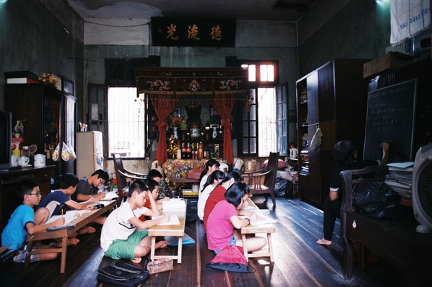 Những lát cắt đẹp trong ký ức về Hà Nội chưa từng được tiết lộ trước đây được sản xuất bởi ekip Humans of Hanoi sẽ được chia sẻ tại triển lãm này