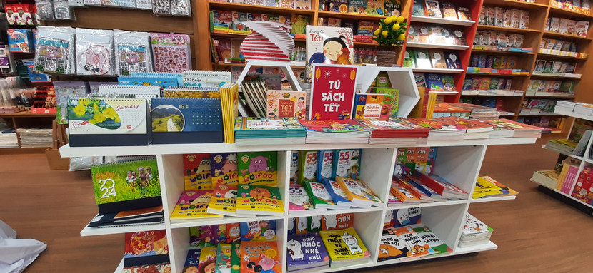 Tủ sách Tết 2024 gồm nhiều đầu sách hay và hấp dẫn đã ra mắt độc giả vào dịp này.