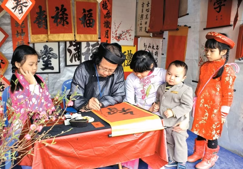 "Không gian thư pháp", một hoạt động tại Hội Xuân Giáp Thìn 2024 "Không gian thư pháp", một hoạt động tại Hội Xuân Giáp Thìn 2024