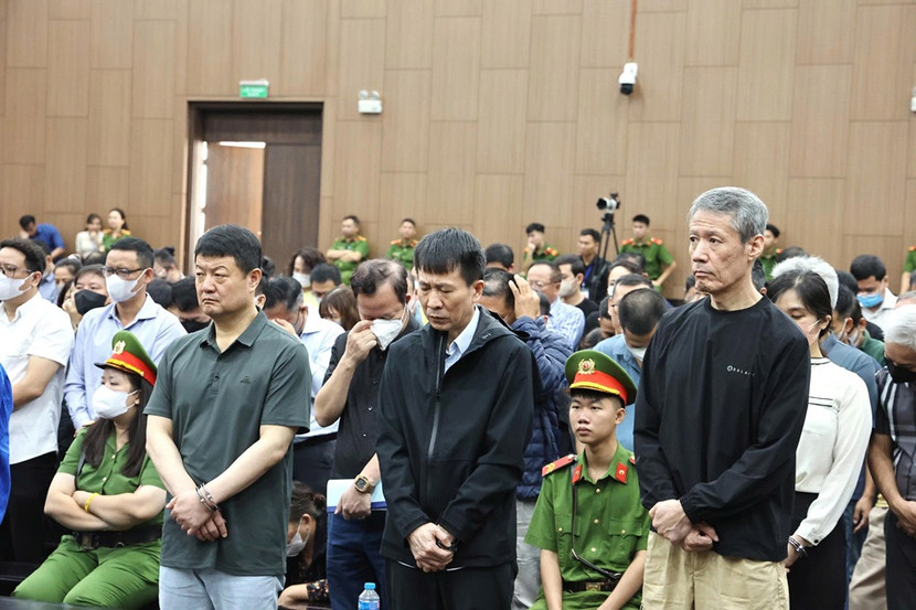 Nhóm bị cáo bị xét xử tội "Tổ chức đánh bạc".