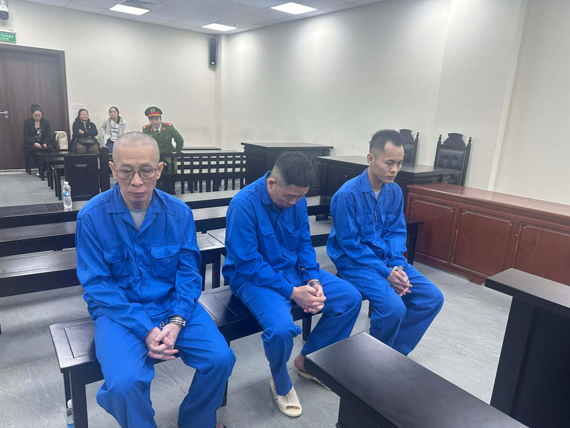 Các bị cáo trong vụ án bị đưa ra xét xử tại phiên tòa Các bị cáo trong vụ án bị đưa ra xét xử tại phiên tòa