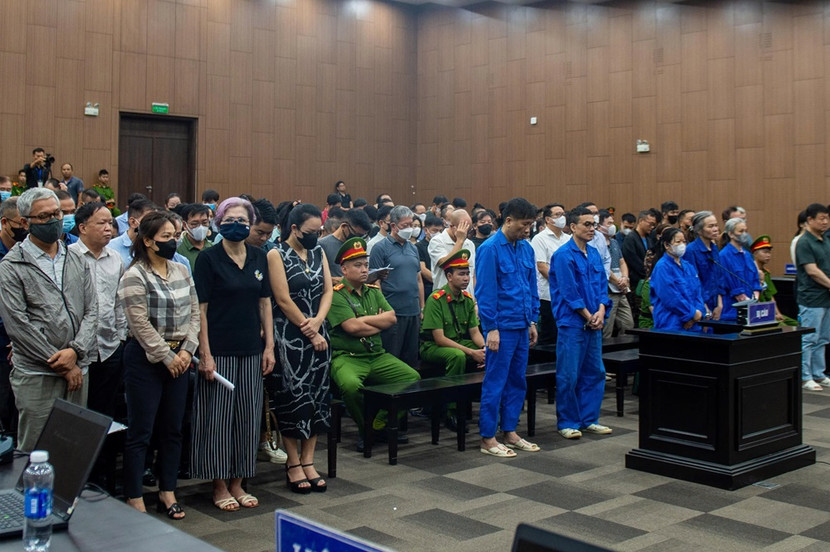 Các bị cáo trong vụ đánh bạc "khủng" tại khách sạn Pillman bị đưa ra xét xử tại tòa Các bị cáo trong vụ đánh bạc "khủng" tại khách sạn Pillman bị đưa ra xét xử tại tòa