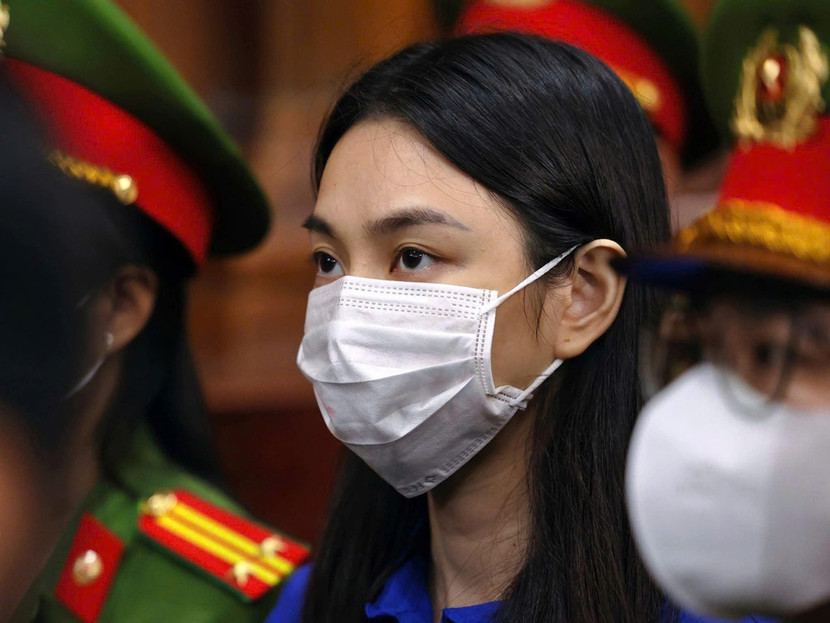 Bị cáo Nguyễn Thúc Thùy Tiên (tức Hoa hậu Thùy Tiên) tại phiên tòa.
