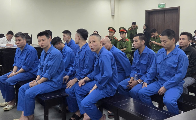 Các bị cáo trong vụ án bị đưa ra xét xử tại phiên tòa Các bị cáo trong vụ án bị đưa ra xét xử tại phiên tòa