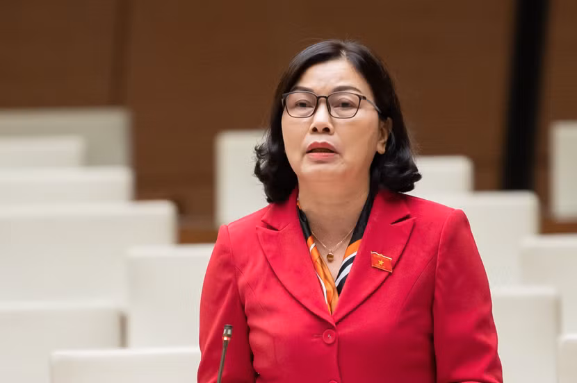 Đại biểu Nguyễn Thị Xuân (đoàn Đắk Lắk) phát biểu