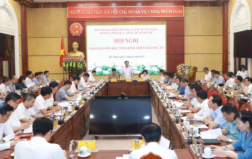 Bí thư Thành ủy Hà Nội Đinh Tiến Dũng - Trưởng ban Chỉ đạo phát biểu kết luận