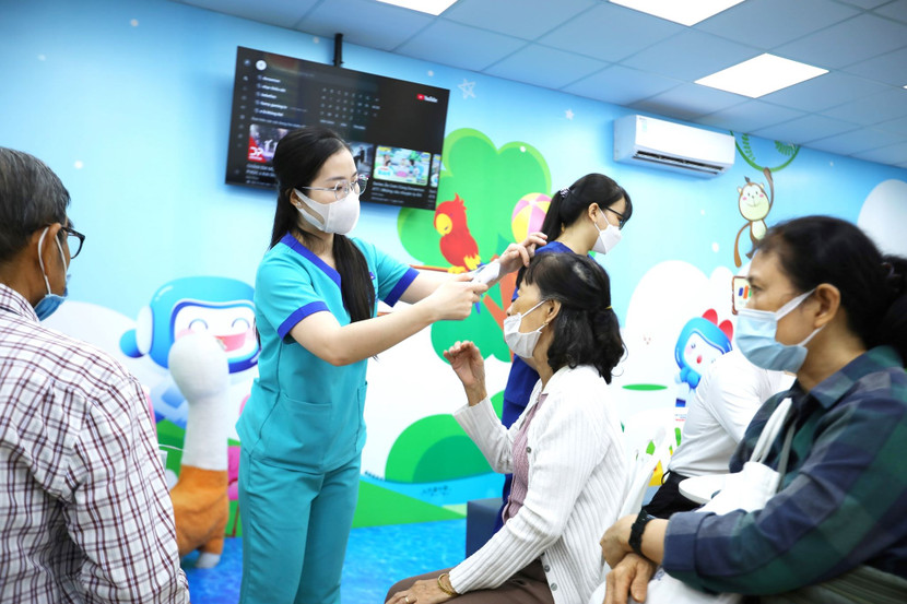 Người cao tuổi, người có bệnh lý nền, trẻ em… là các đối tượng dễ bị virus cúm A tấn công