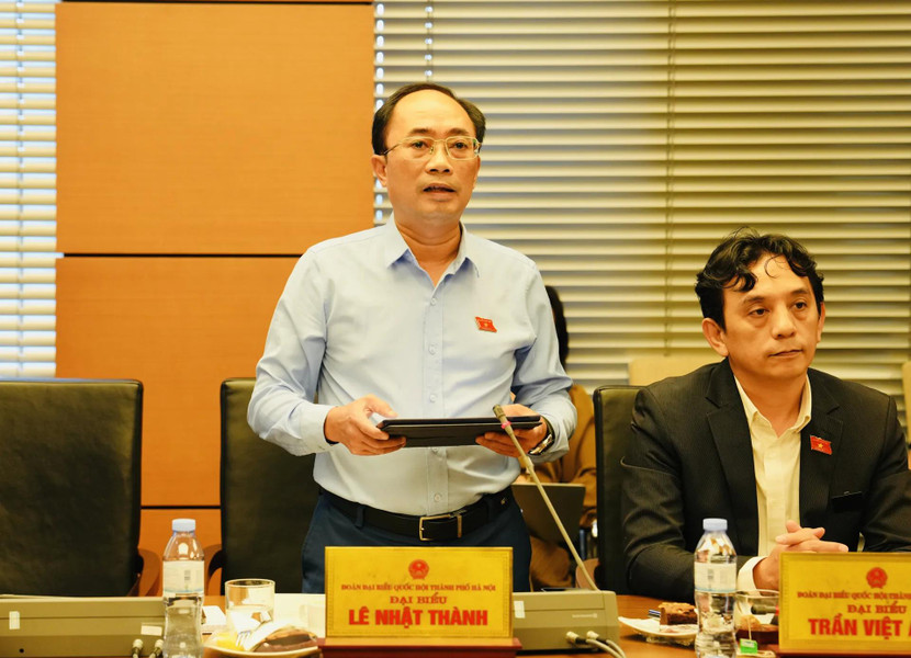 Đại biểu Lê Nhật Thành (đoàn Hà Nội) phát biểu thảo luận Đại biểu Lê Nhật Thành (đoàn Hà Nội) phát biểu thảo luận