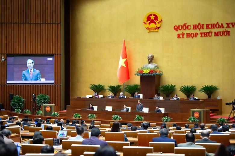 Bộ trưởng Bộ GD&ĐT Nguyễn Kim Sơn phát biểu trước Quốc hội Bộ trưởng Bộ GD&ĐT Nguyễn Kim Sơn phát biểu trước Quốc hội