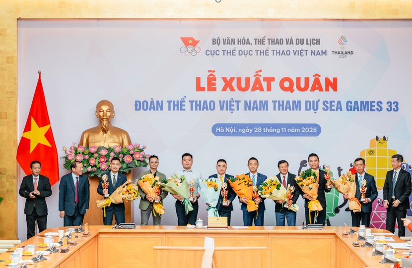 Đại diện các nhà tài trợ tại lễ xuất quân