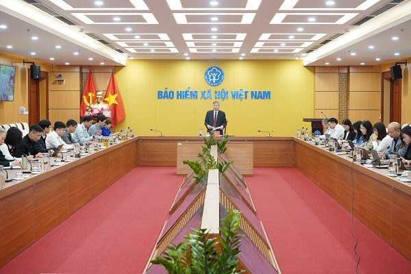 Phó Giám đốc BHXH Việt Nam Nguyễn Đức Hòa chủ trì cuộc họp về công tác kiểm soát chi phí khám chữa bệnh BHYT hai tháng cuối năm 2025