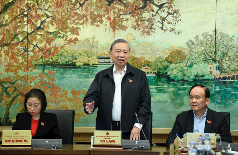 Tổng Bí thư Tô Lâm thảo luận tại tổ Hà Nội sáng 25-11. Ảnh: Như Ý