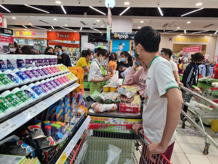 Hà Nội dự trữ hàng hóa dồi dào, không lo thiếu hàng, "sốt" giá