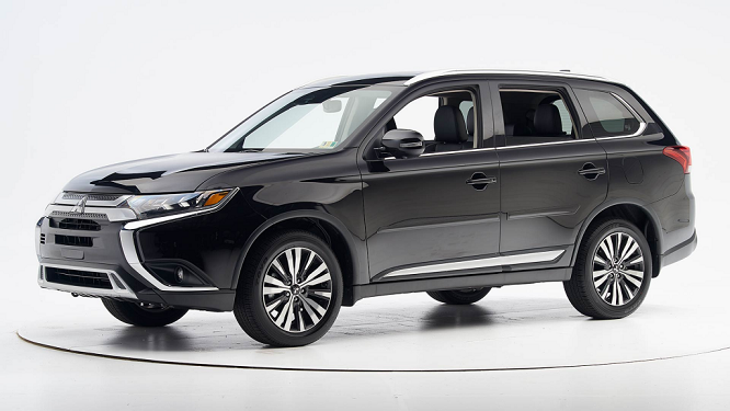 Người tiêu dùng nên mang xe bị lỗi kỹ thuật đến trạm bảo hành để được sửa chữa Người tiêu dùng nên mang xe bị lỗi kỹ thuật đến trạm bảo hành để được sửa chữa