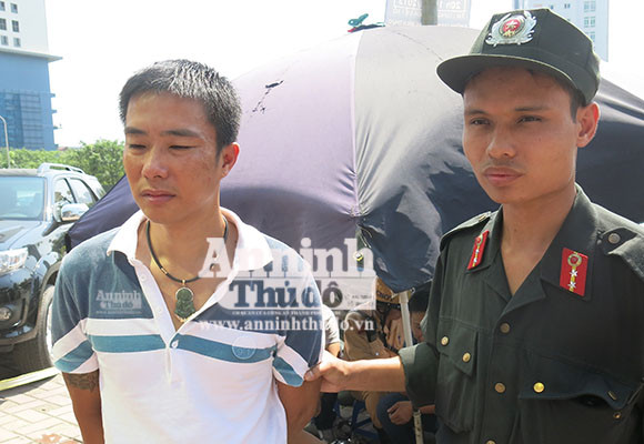 Cưỡi xe phân khối lớn, mang theo súng đi “thanh toán” đối thủ ảnh 5