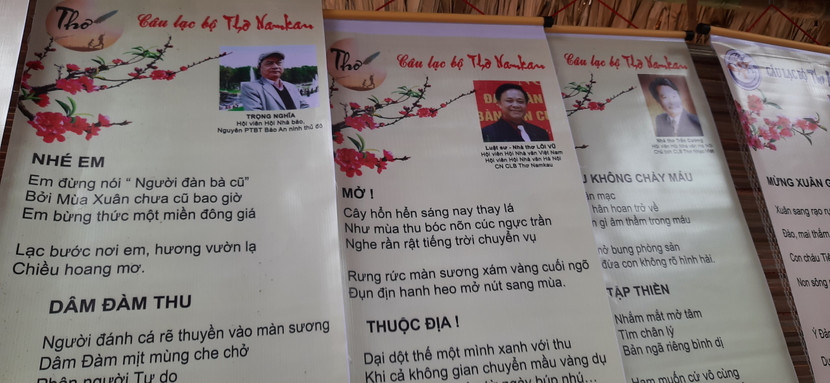Trưng bày thơ của các hội viên thơ Nam Kau