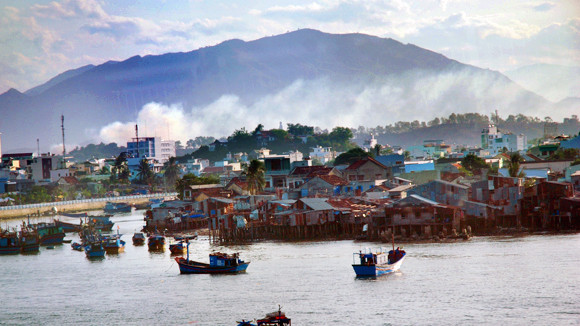 "Xóm nước đen" giữa lòng thiên đường biển đảo ảnh 1