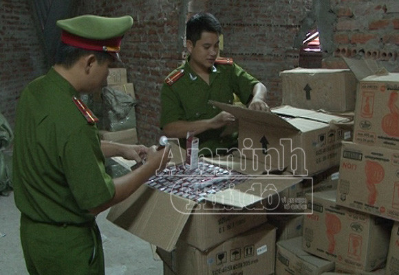 Lại đồ chơi trẻ em, mỹ phẩm không nguồn gốc đổ hàng về Hà Nội ảnh 2