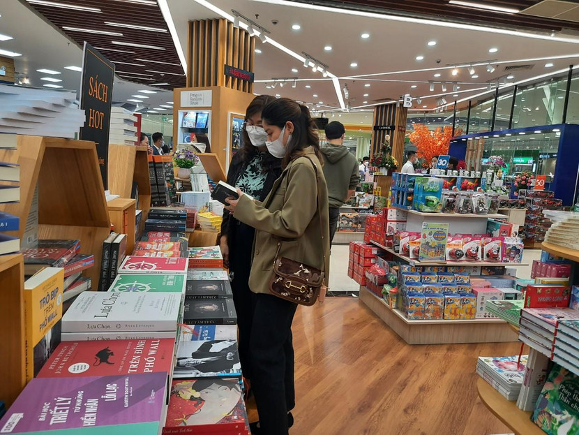 Một góc của nhà sách Fahasa Long Biên