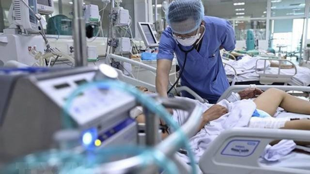 Năm nay số lượng bệnh nhi mắc cúm B tăng cao với nhiều ca nặng