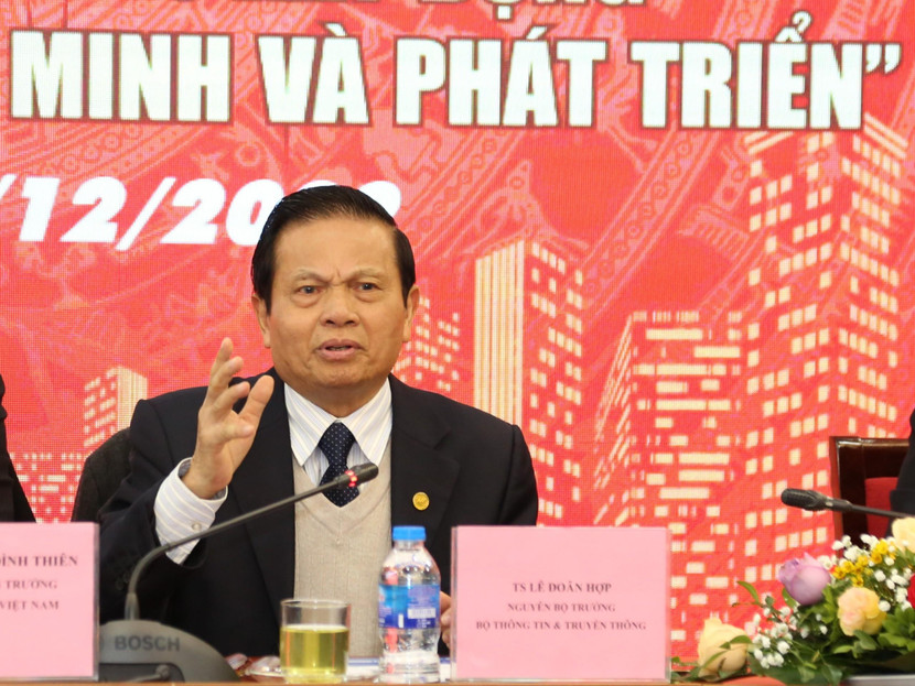 Nguyên Bộ trưởng Bộ Thông tin &amp; Truyền thông Lê Doãn Hợp phát biểu tại tọa đàm