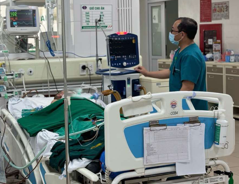 Bệnh nhân cấp cứu tại Bệnh viện Bệnh Nhiệt đới Trung ương