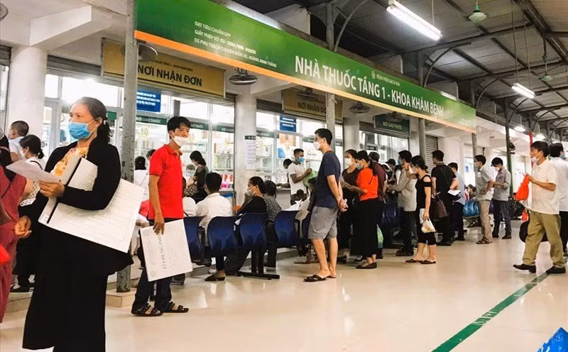 Bệnh viện Bạch Mai sẽ khám bệnh tới 21h hàng ngày