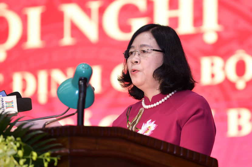 Đồng chí Bùi Thị Minh Hoài phát biểu nhận nhiệm vụ