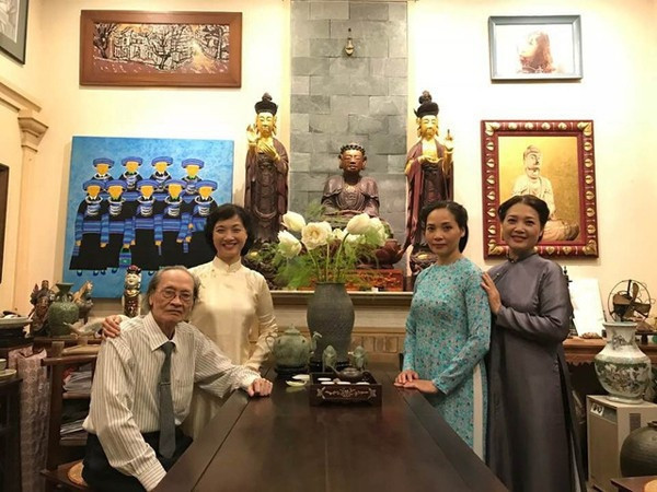 NSND Trần Tiến và 3 con gái: Nghệ sĩ Lê Vân, NSND Lê Khanh, NSƯT Lê Vi