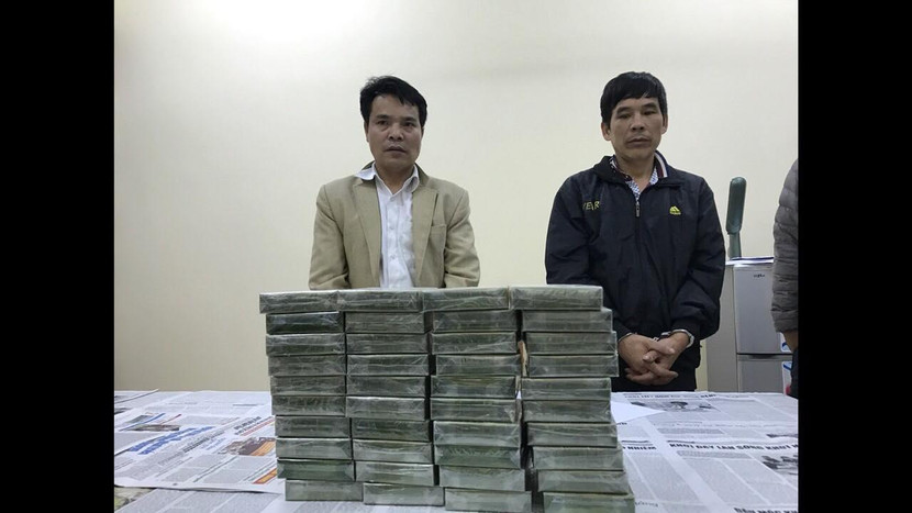 Hai đối tượng Lương Xuân Thông và La Xuân Phong bị bắt cùng 40 bánh heroin