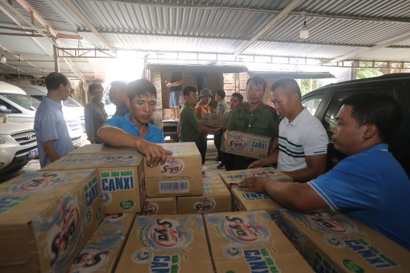 5.000 thùng sản phẩm sữa đầu nành Number 1 Soya Canxi đã được Tân Hiệp Phát vận chuyển tới các đơn vị quân đội, công an để tiếp sức đồng bào vùng lũ