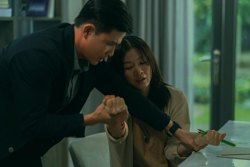 Cảnh Oanh Kiều tự rạch tay mình khiến nữ diễn viên bị ám ảnh