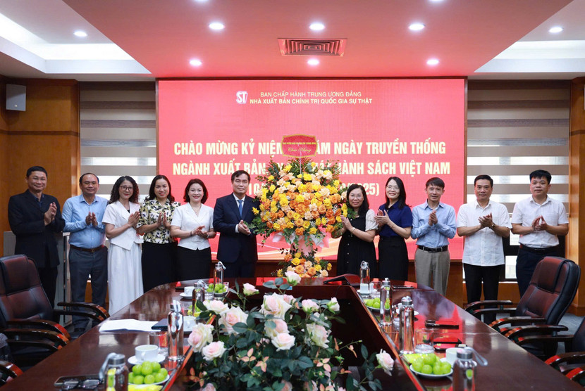 Ban Tuyên giáo và Dân vận Trung ương chúc mừng Nhà xuất bản Chính trị quốc gia Sự thật nhân Ngày truyền thống ngành xuất bản, in và phát hành sách Việt Nam.
