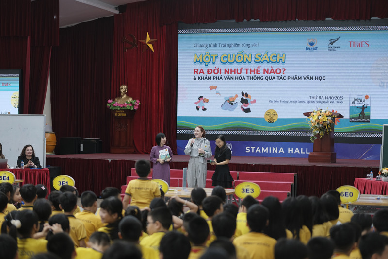 Bà Caroline Beresford - Đại sứ New Zealand tại Việt Nam