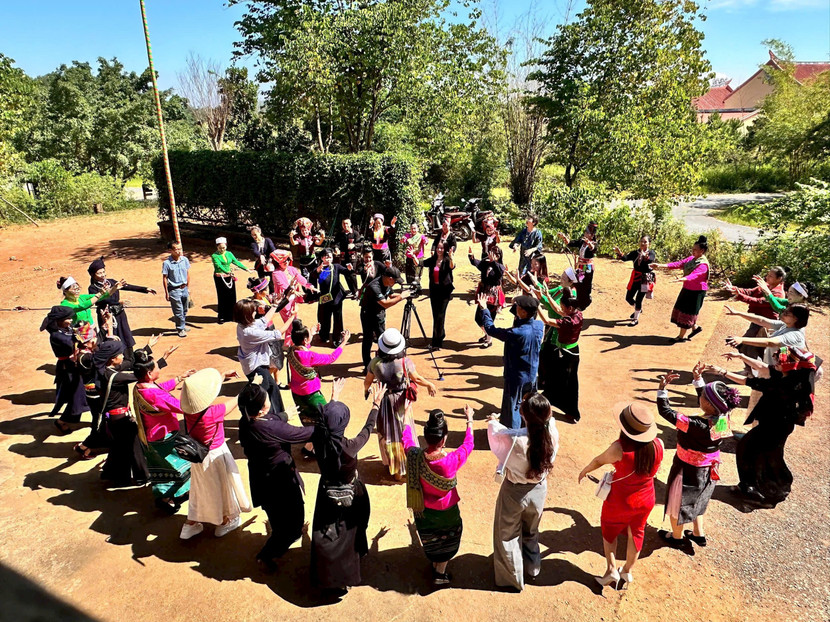 Các đơn vị lữ hành tham gia các hoạt động tại Làng Văn hóa - Du lịch các dân tộc Việt Nam Các đơn vị lữ hành tham gia các hoạt động tại Làng Văn hóa - Du lịch các dân tộc Việt Nam