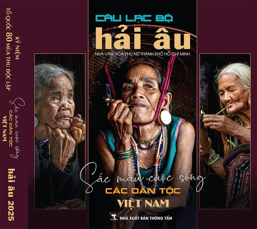 Tập sách ảnh "Sắc màu cuộc sống các dân tộc Việt Nam" do Nhà xuất bản Thông tấn ấn hành Tập sách ảnh "Sắc màu cuộc sống các dân tộc Việt Nam" do Nhà xuất bản Thông tấn ấn hành