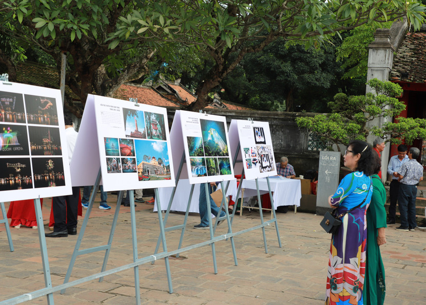 Triển lãm diễn ra đến hết ngày 19/10. Triển lãm diễn ra đến hết ngày 19/10.