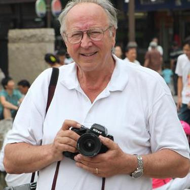 Nhiếp ảnh giả nổi tiếng người Đức Thomas Billhardt